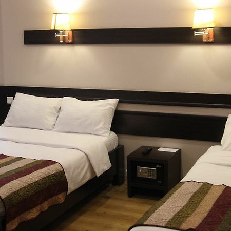 Iar Hotel Batumi Esterno foto