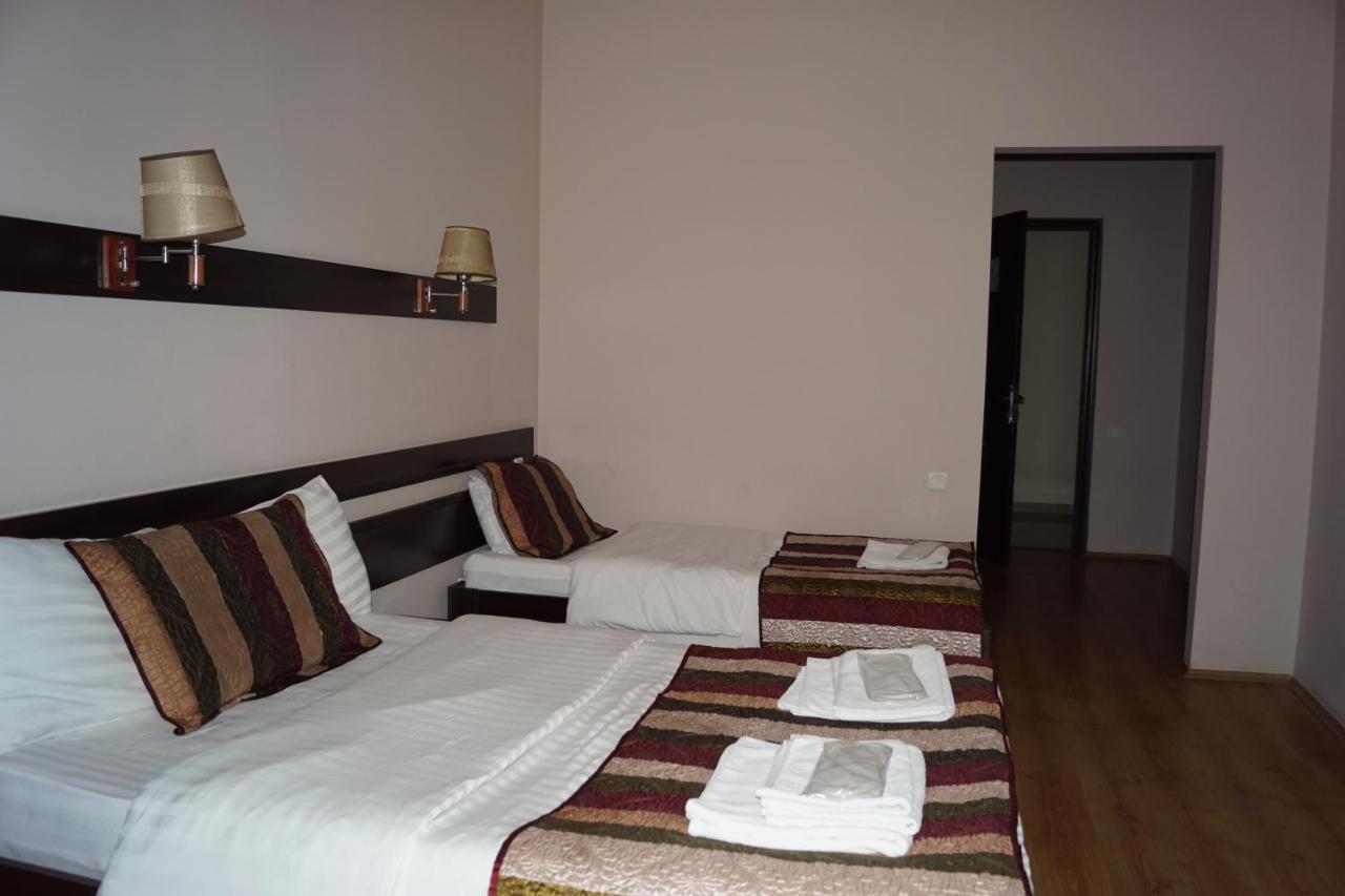 Iar Hotel Batumi Esterno foto