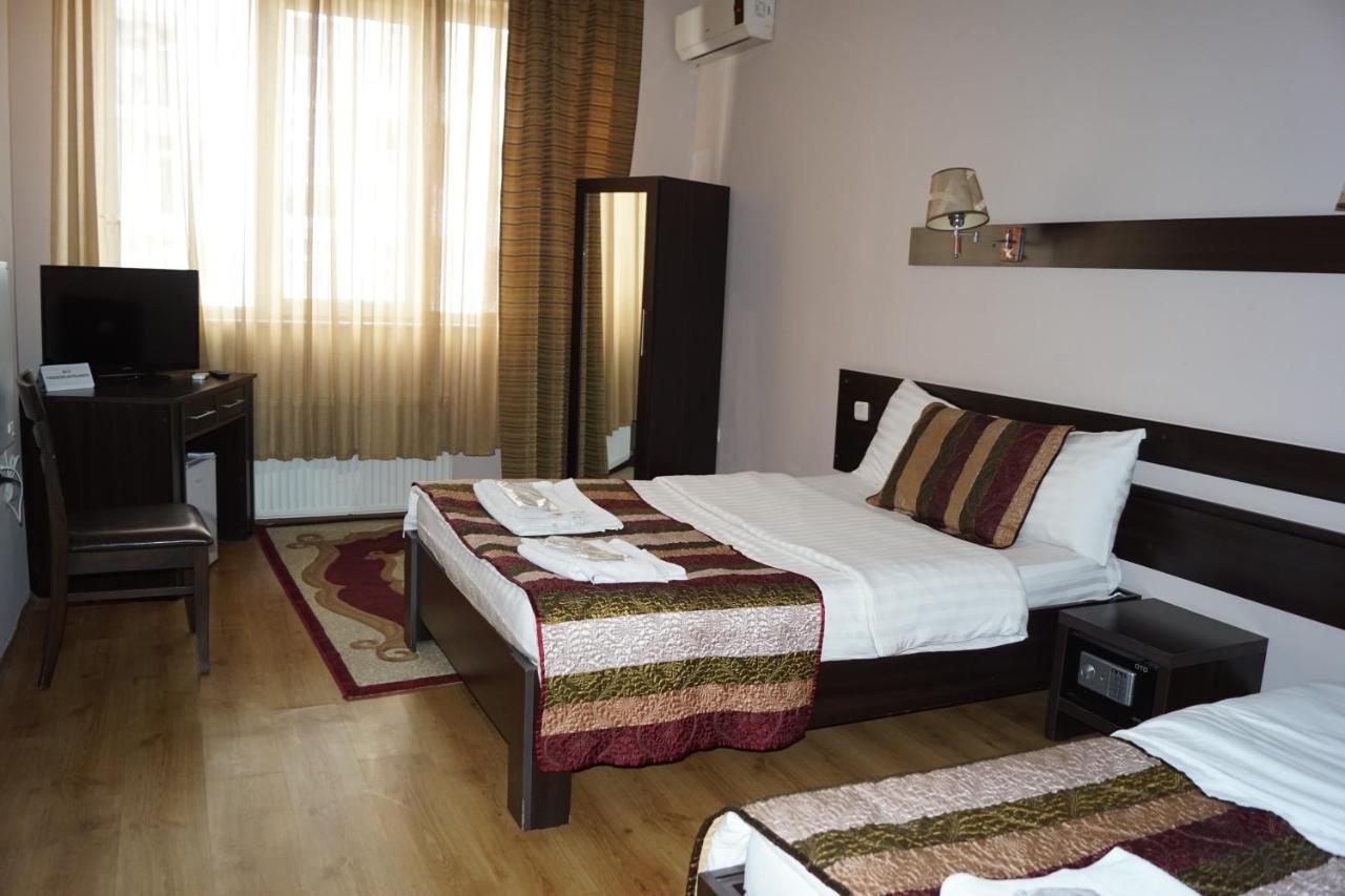 Iar Hotel Batumi Esterno foto