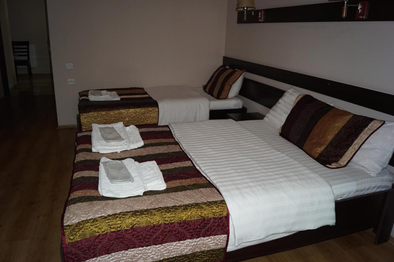 Iar Hotel Batumi Esterno foto