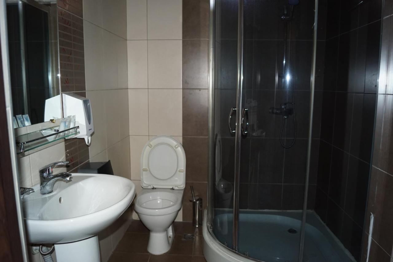 Iar Hotel Batumi Esterno foto