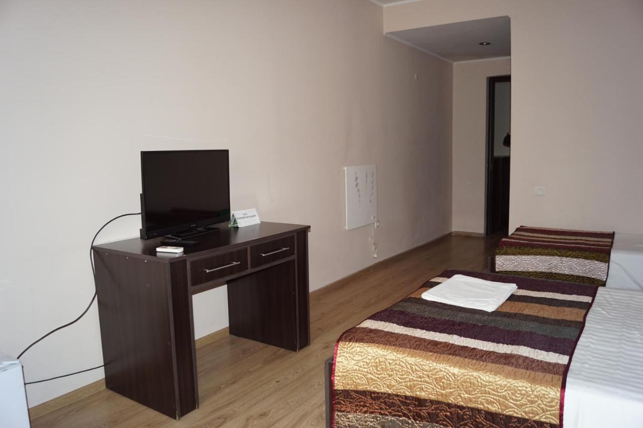 Iar Hotel Batumi Esterno foto