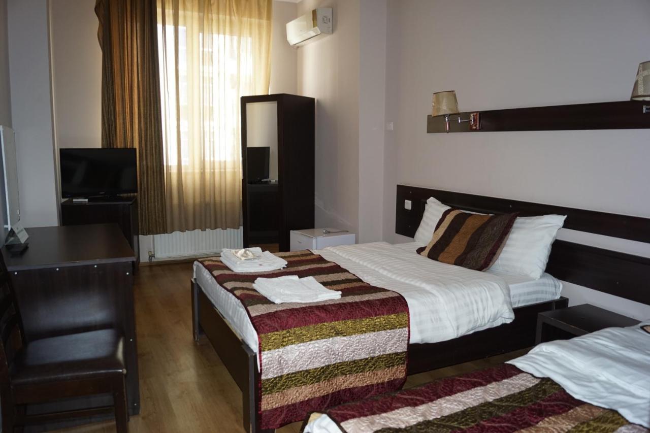 Iar Hotel Batumi Esterno foto