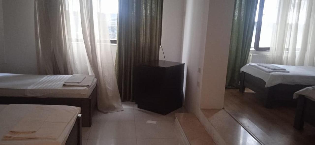 Iar Hotel Batumi Esterno foto