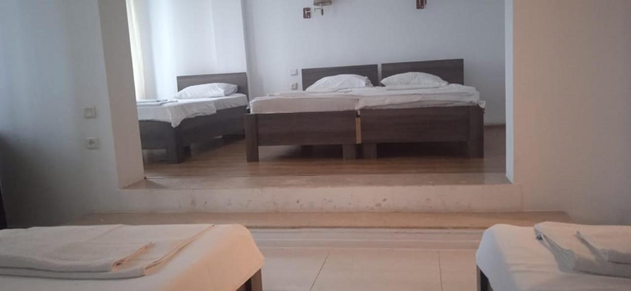 Iar Hotel Batumi Esterno foto