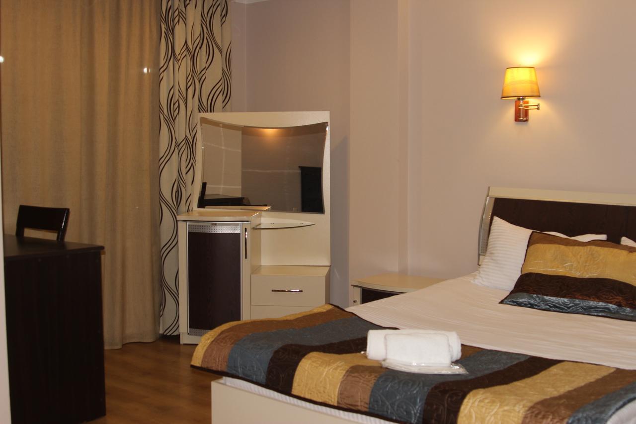 Iar Hotel Batumi Esterno foto
