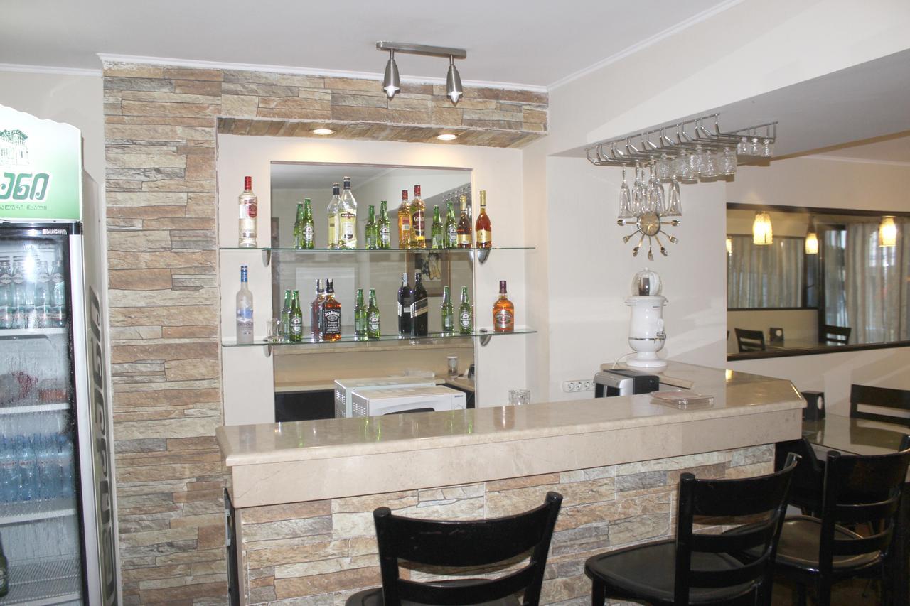 Iar Hotel Batumi Esterno foto