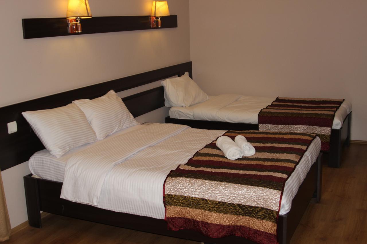 Iar Hotel Batumi Esterno foto