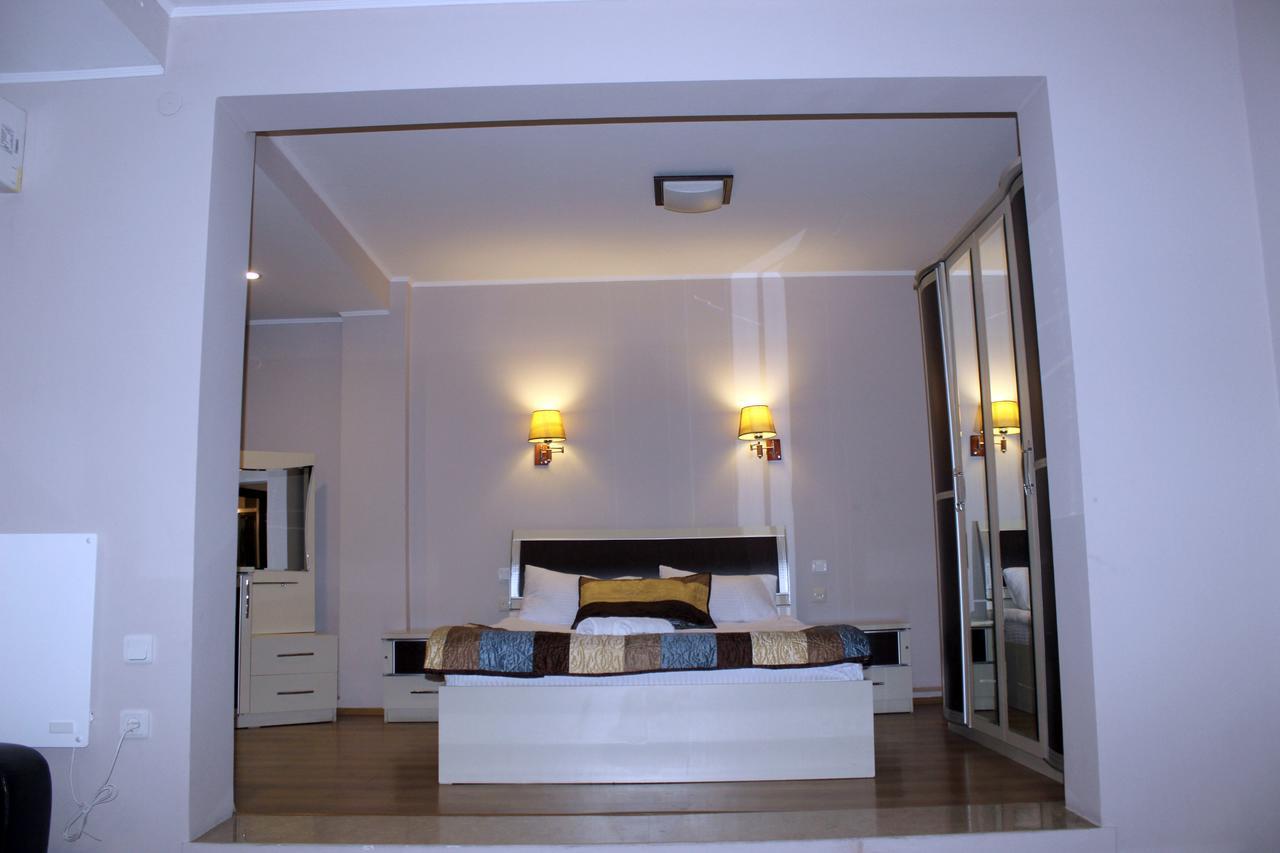 Iar Hotel Batumi Esterno foto