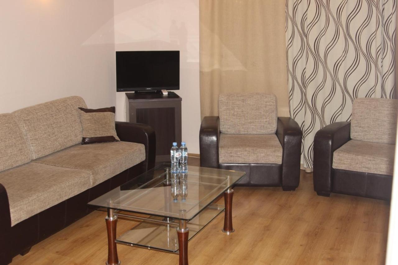 Iar Hotel Batumi Esterno foto