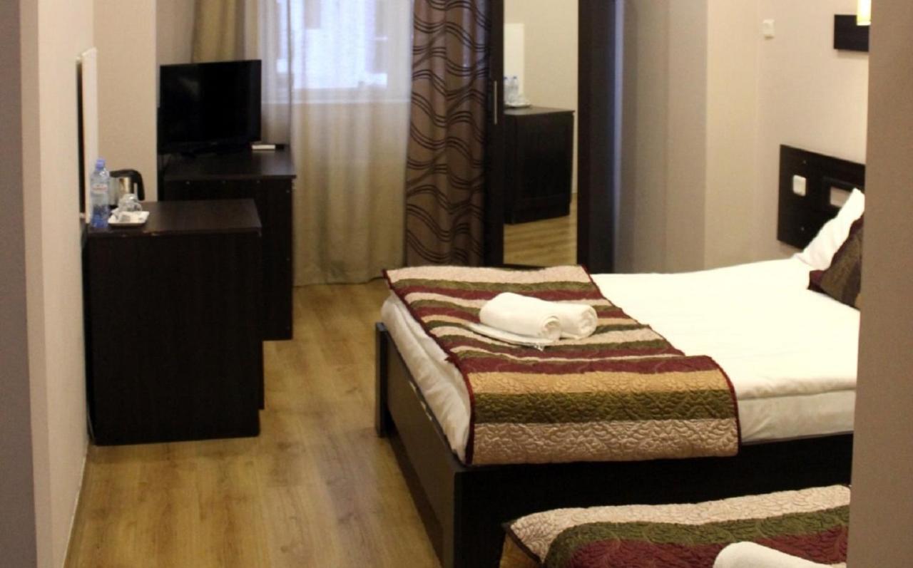 Iar Hotel Batumi Esterno foto