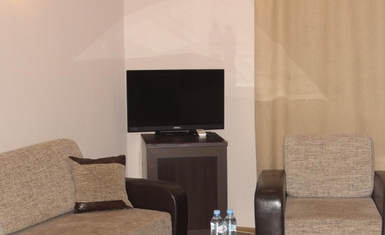 Iar Hotel Batumi Esterno foto