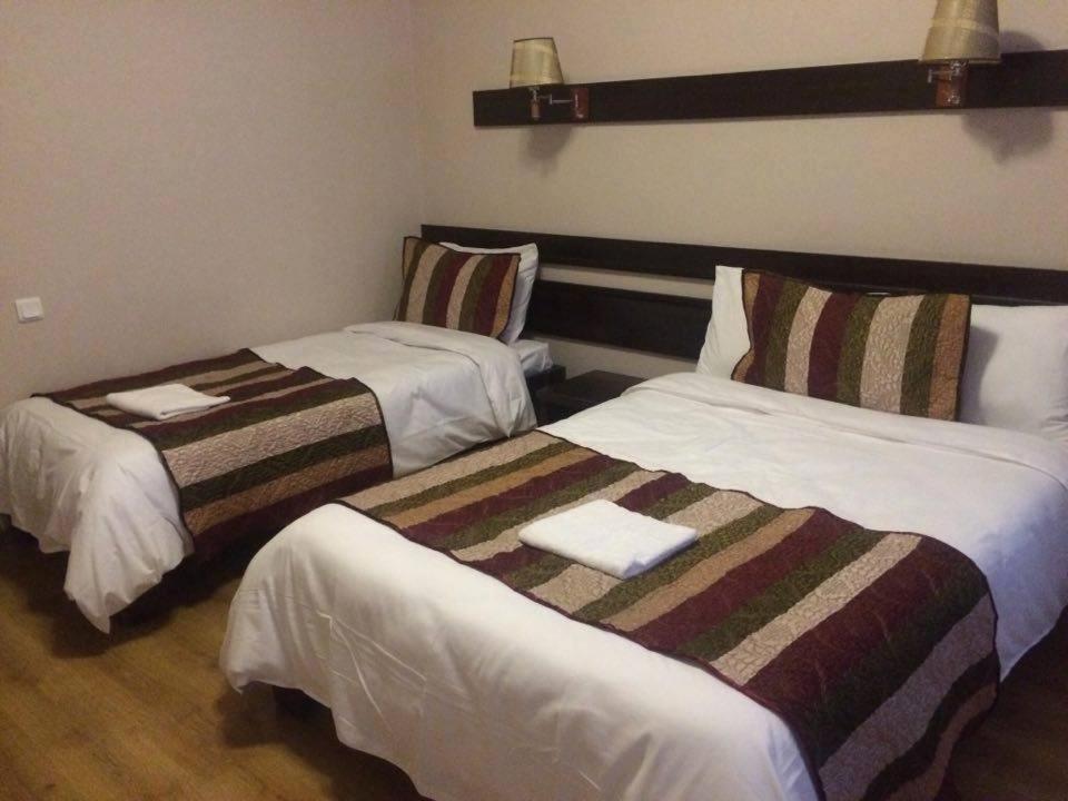 Iar Hotel Batumi Esterno foto